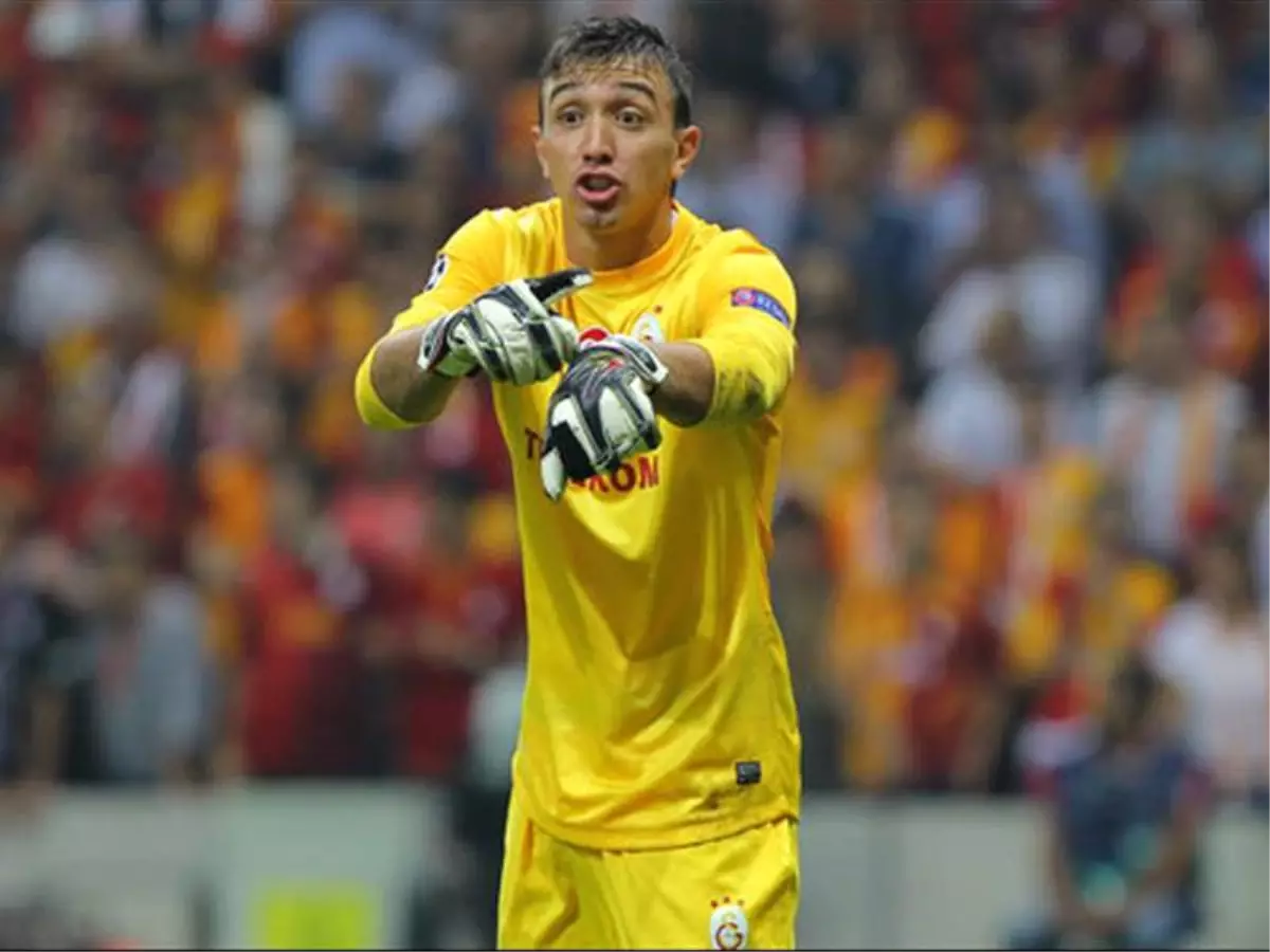 Galatasaray Muslera ile Uzatıyor