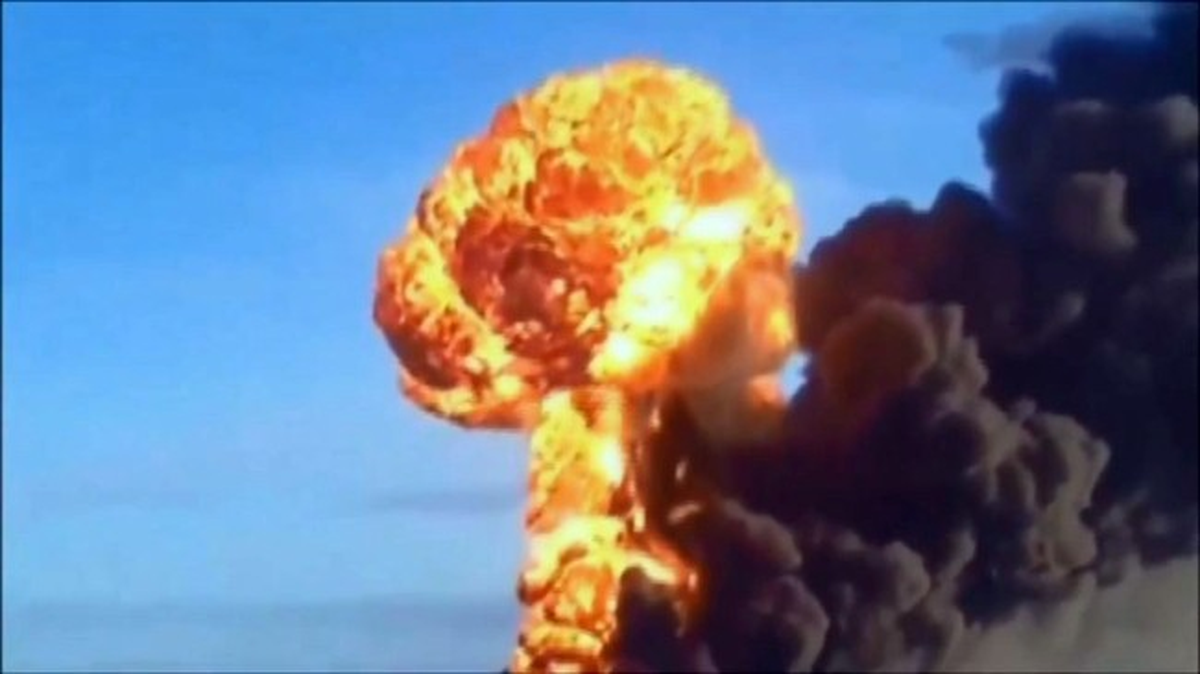 Ham Petrol Yüklü Tren Atom Bombası Gibi Patladı