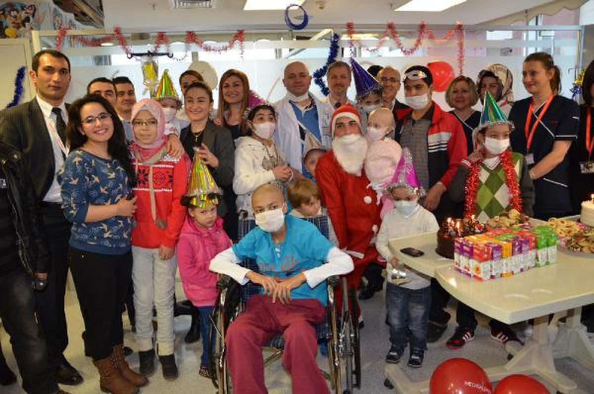 Hastanede Çocuklara Yeni Yıl Eğlencesi