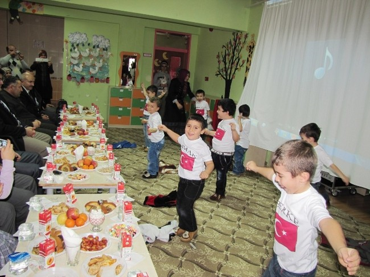 Hisarcık\'ta Minikler Enerji Tasarrufu ve Yerli Malını Öğrendi