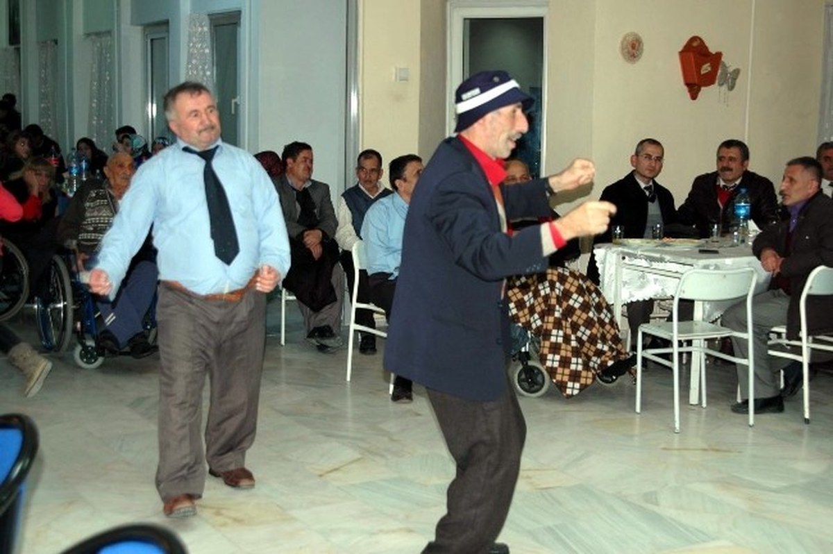 Huzurevinde Yeni Yıl Kutlaması