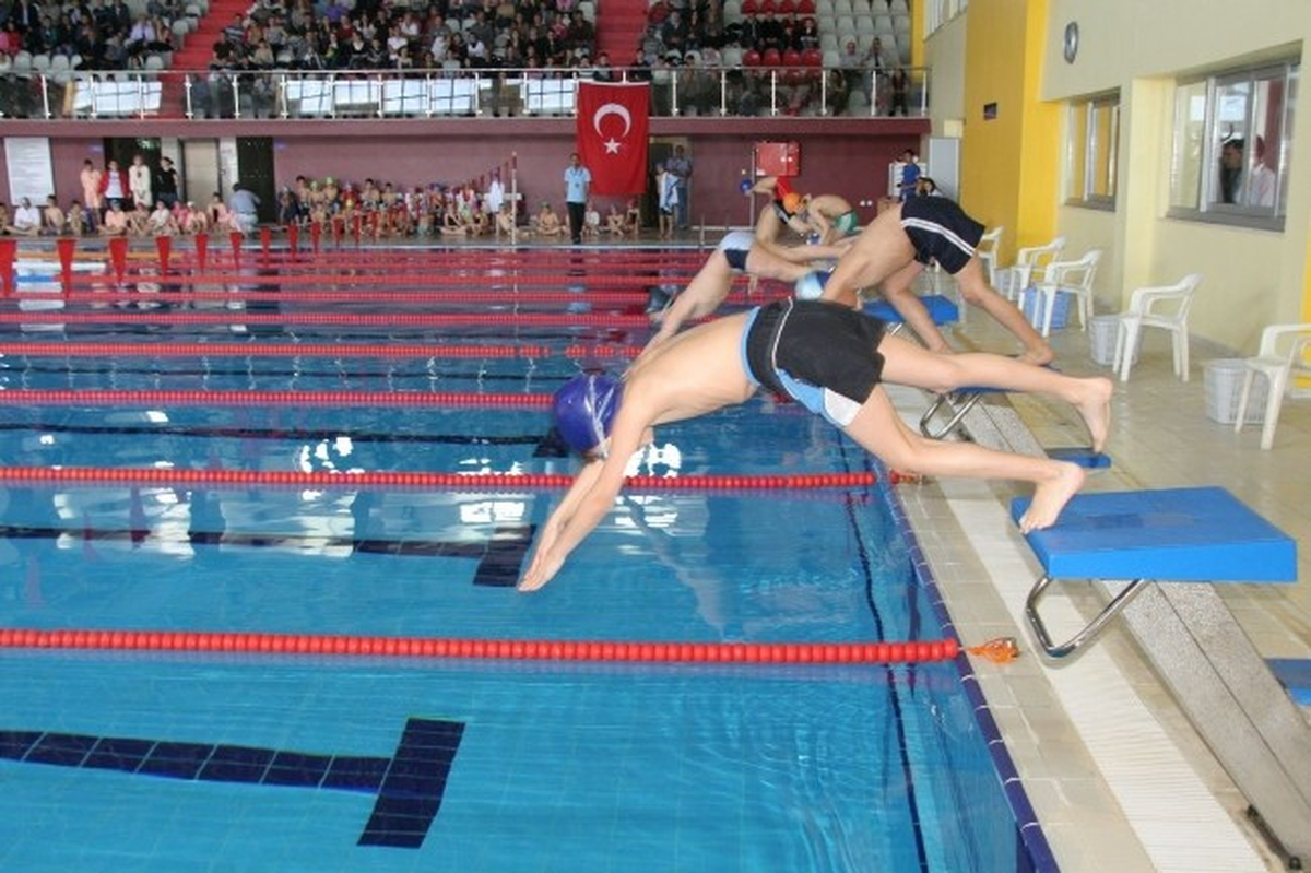 Kardeş İller Projesi Yüzme Yarışları Yapıldı