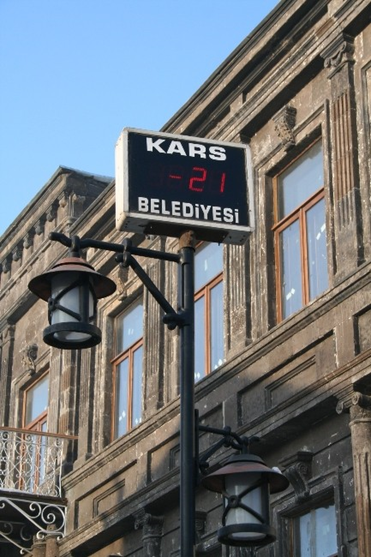 Kars\'ta Soğuk Hava Etkisini Sürdürüyor