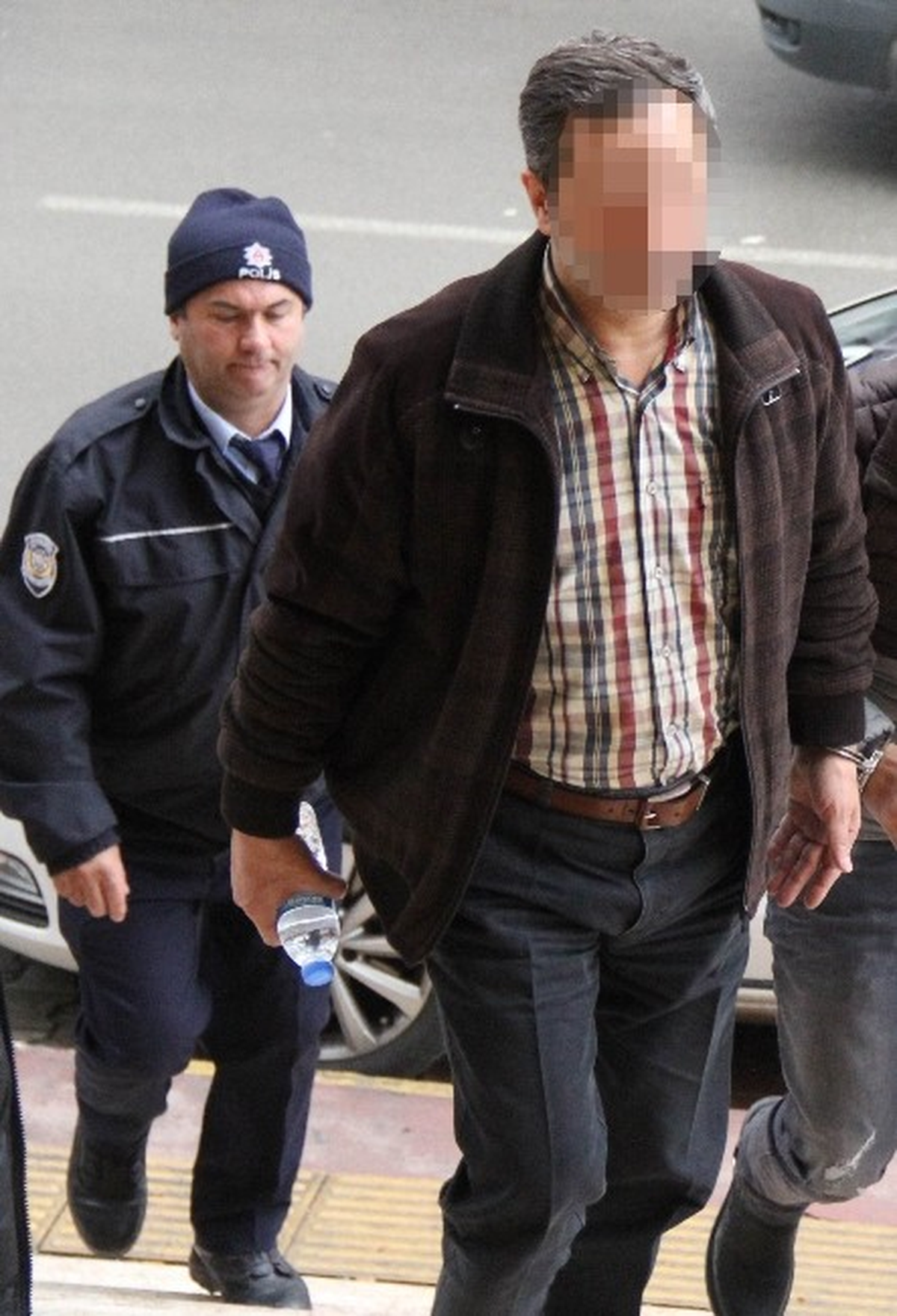Kayınpederinin Silahıyla Yakalanınca Gözaltına Alındı