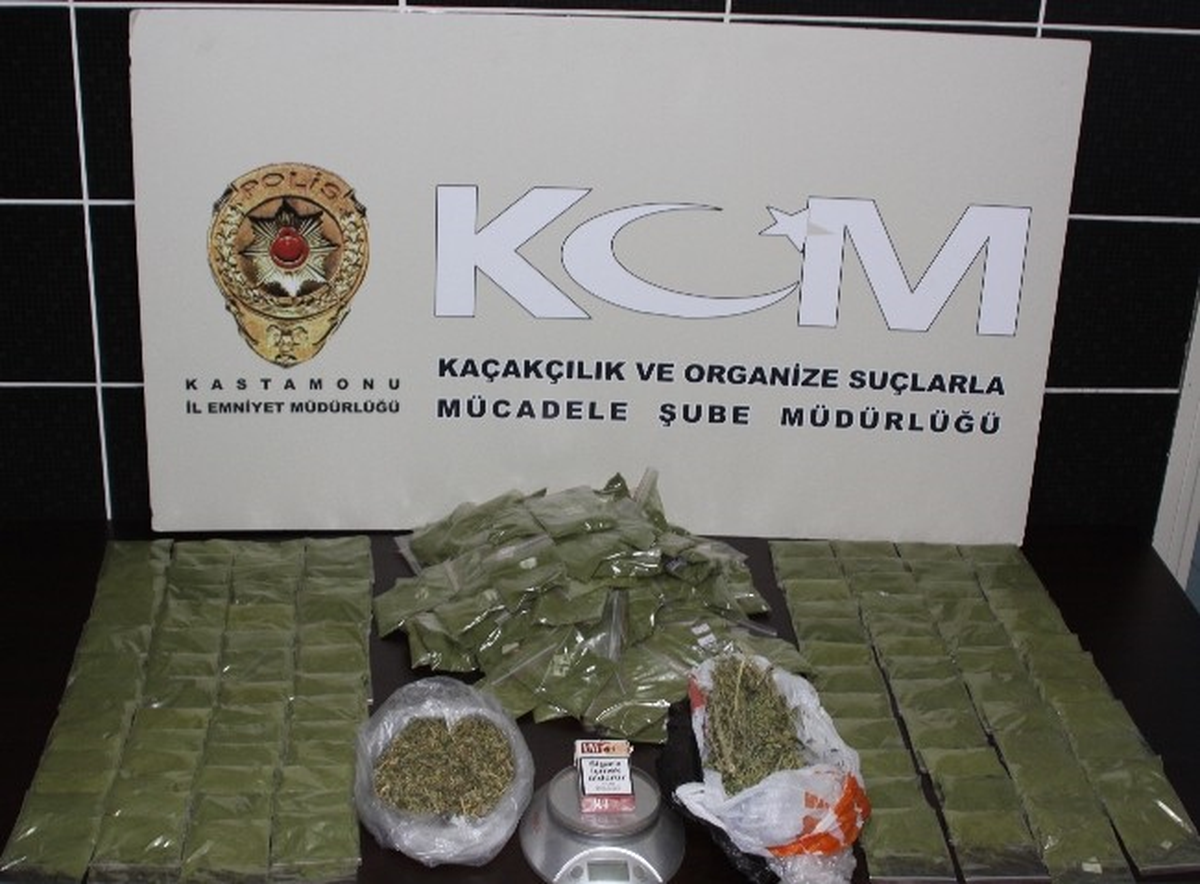 Kom Ekibi, Yılbaşı Öncesi 4 Kilo 617 Gram Uyuşturucu Ele Geçirdi