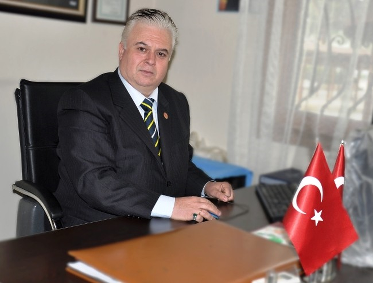 Mahalle Halkının Kan Grubu Listesini Hazırlıyor