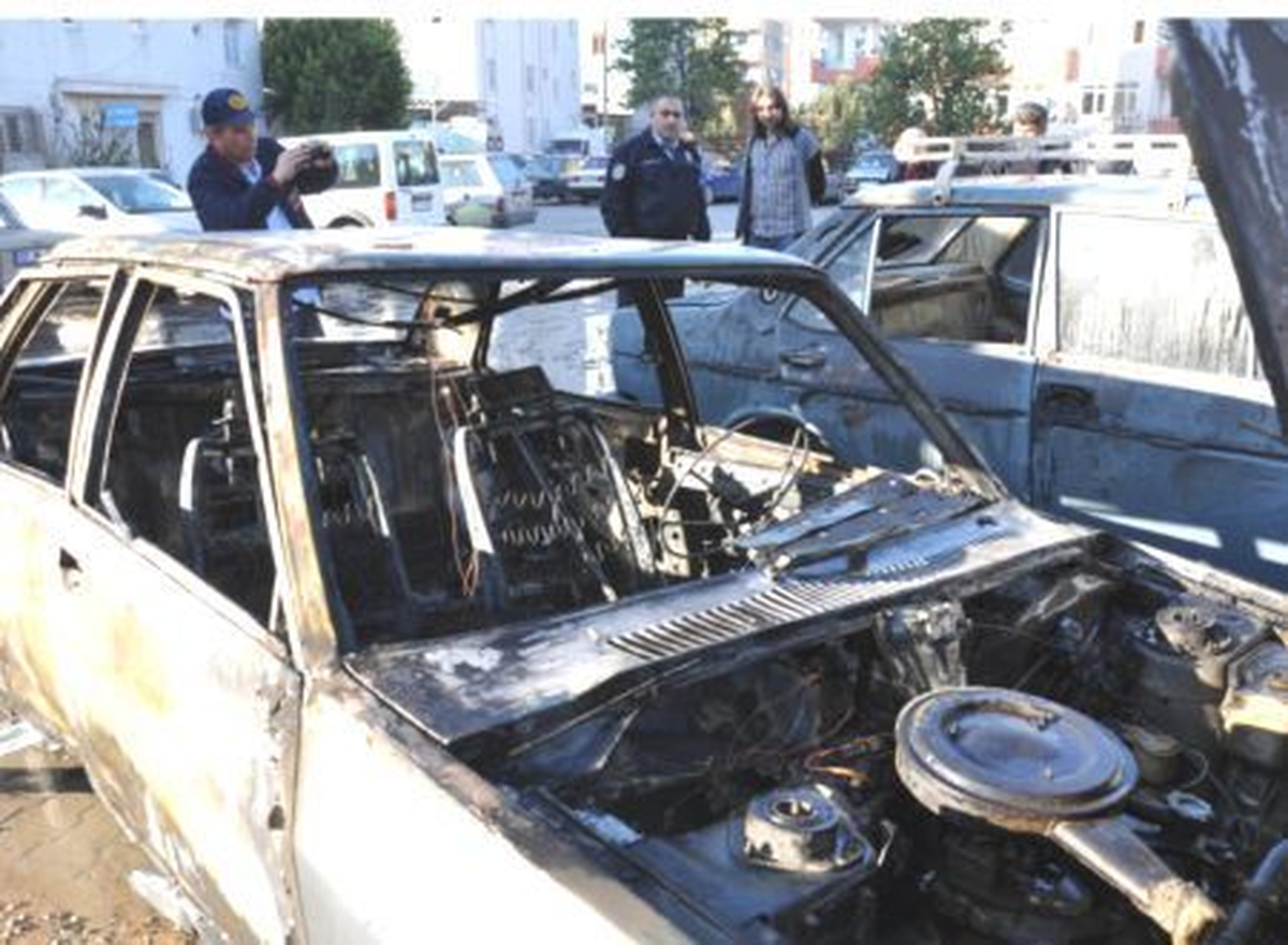 Manavgat\'ta Park Halindeki Otomobilde Yangın Çıktı