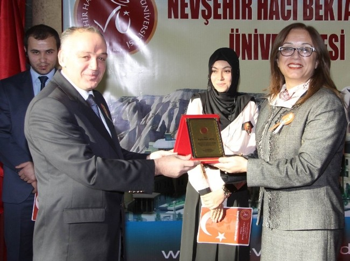 Nevşehir Hacı Bektaş Veli Üniversitesi\'nde Şiir Okuma Şöleni