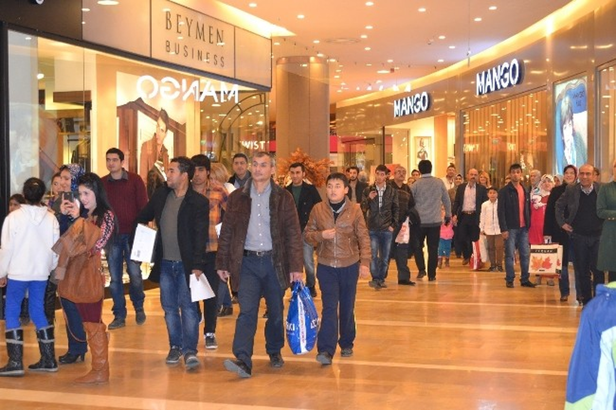 Piazza, Bir Günde 100 Bine Yakın Ziyaretçi Ağırladı
