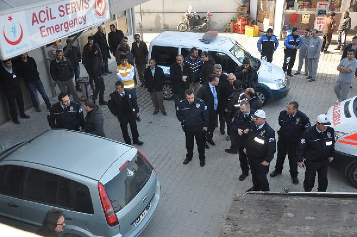 Polis Memuru Otomobilinde İntihara Kalkıştı