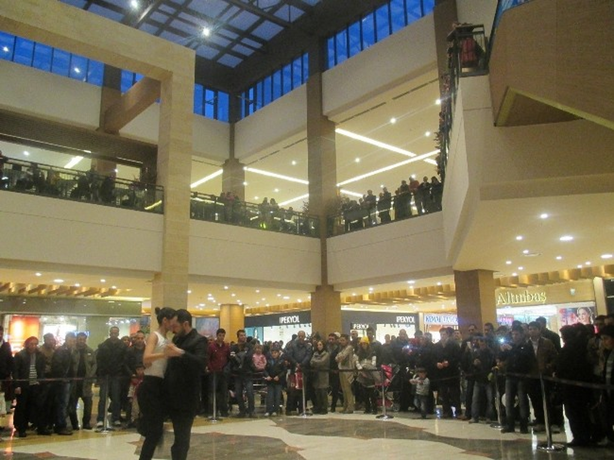 Şanlıurfa Piazza\'da Tango Rüzgarı