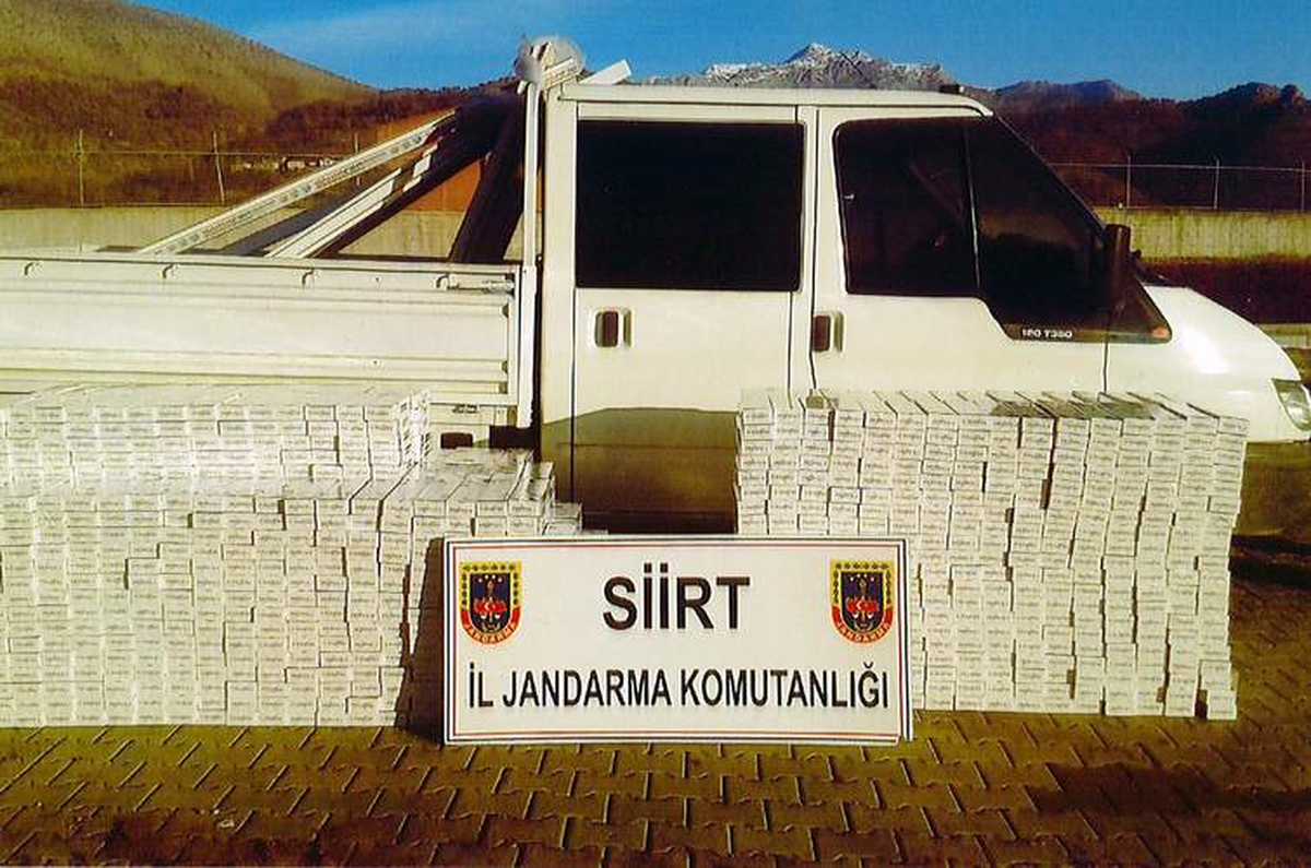 Siirt\'in İki İlçesinde Kaçak Sigara Operasyonu