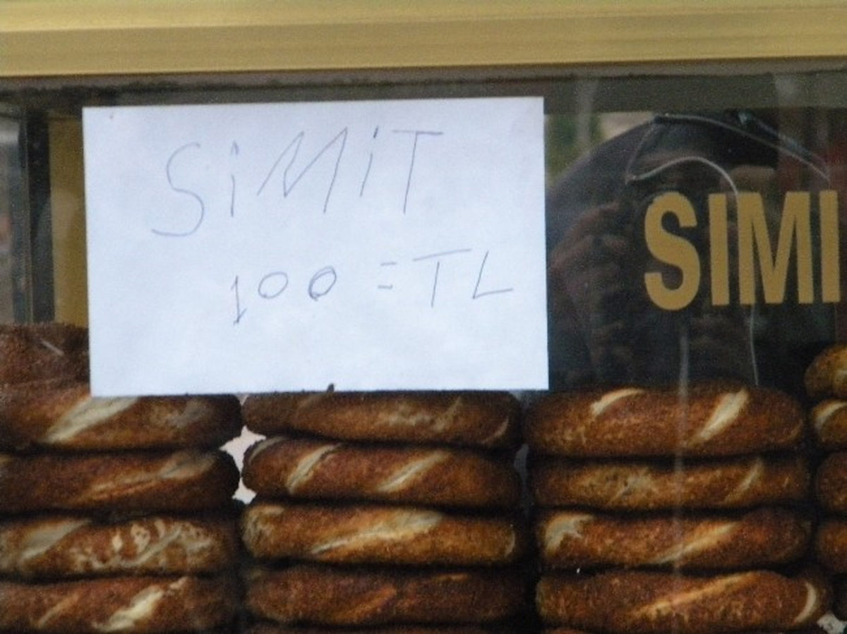 Simit 100 TL\' Yazısı Şaşırttı