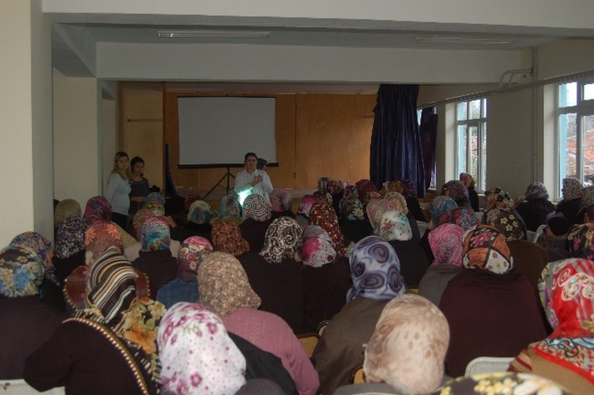 Toplum Sağlığı Merkezi Hıv /aıds Virüsüne Karşı Uyardı