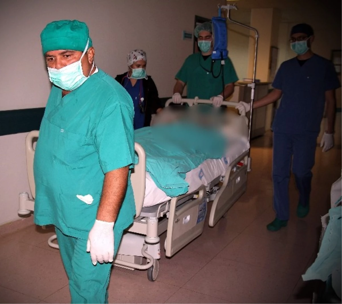 Türkiye\'nin Yedinci Yüz Nakli Yapılan Hastası, Yoğun Bakımdan Çıktı
