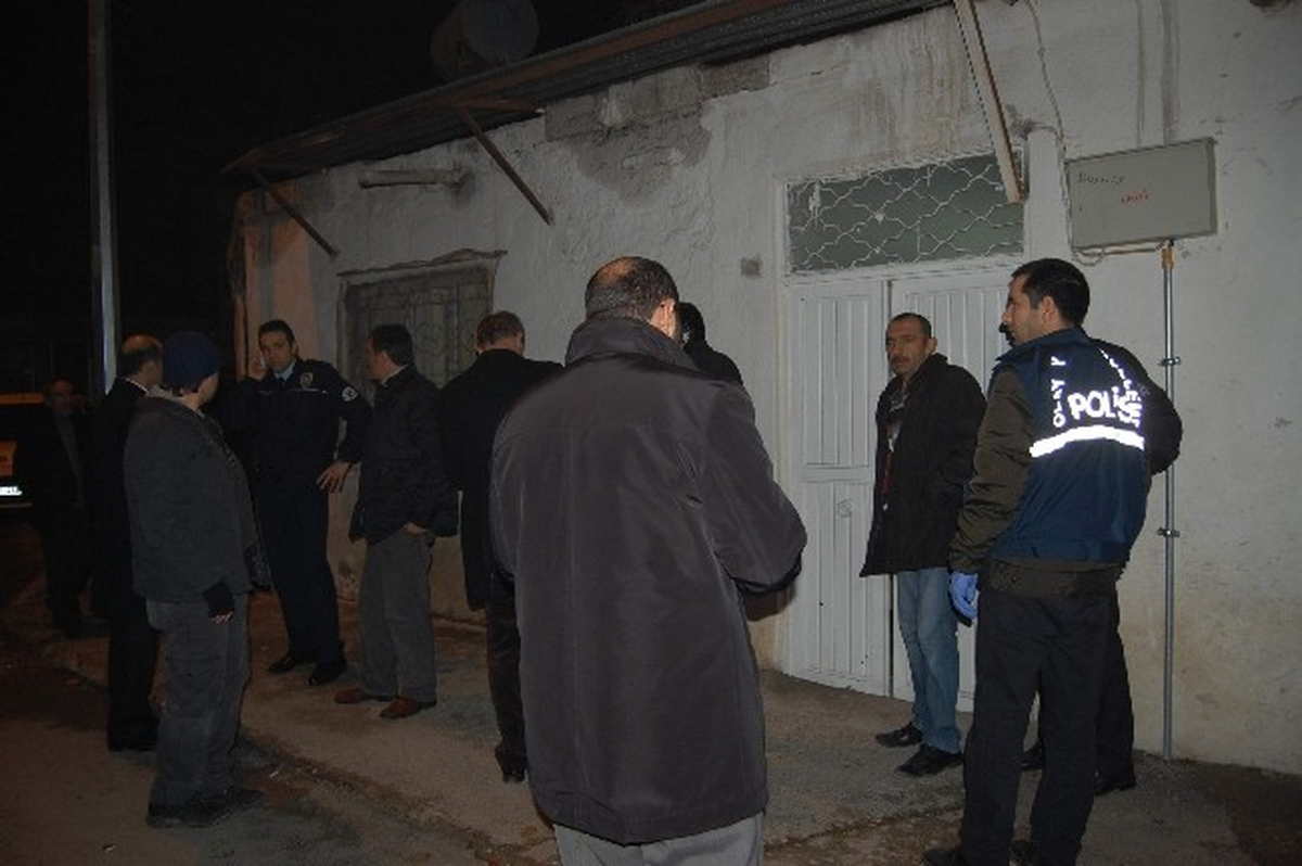 Yaşlı Kadın Evinde Ölü Bulundu