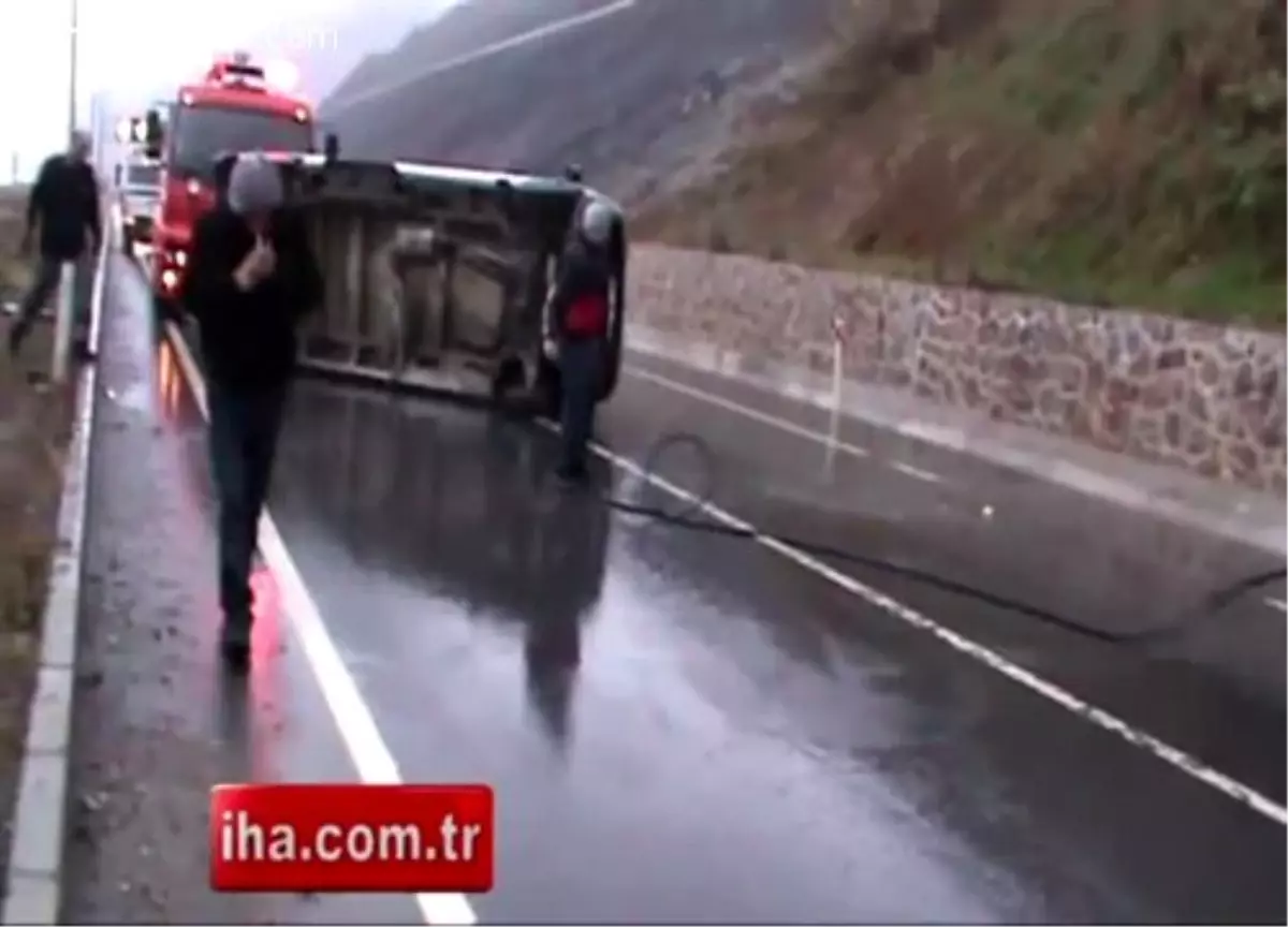 Zonguldak\'ta İşçi Servisi Takla Attı: 7 Yaralı