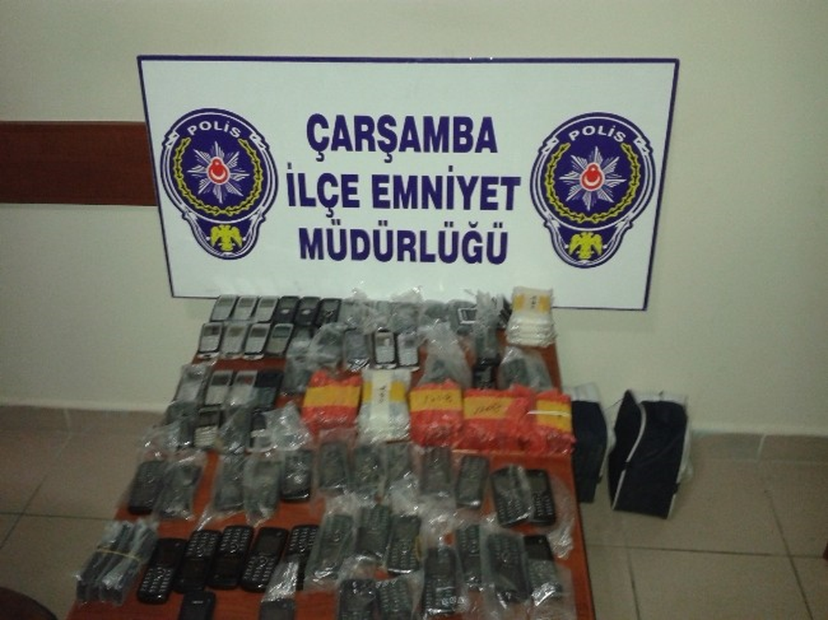 96 Adet Kaçak Cep Telefonu Ele Geçirildi