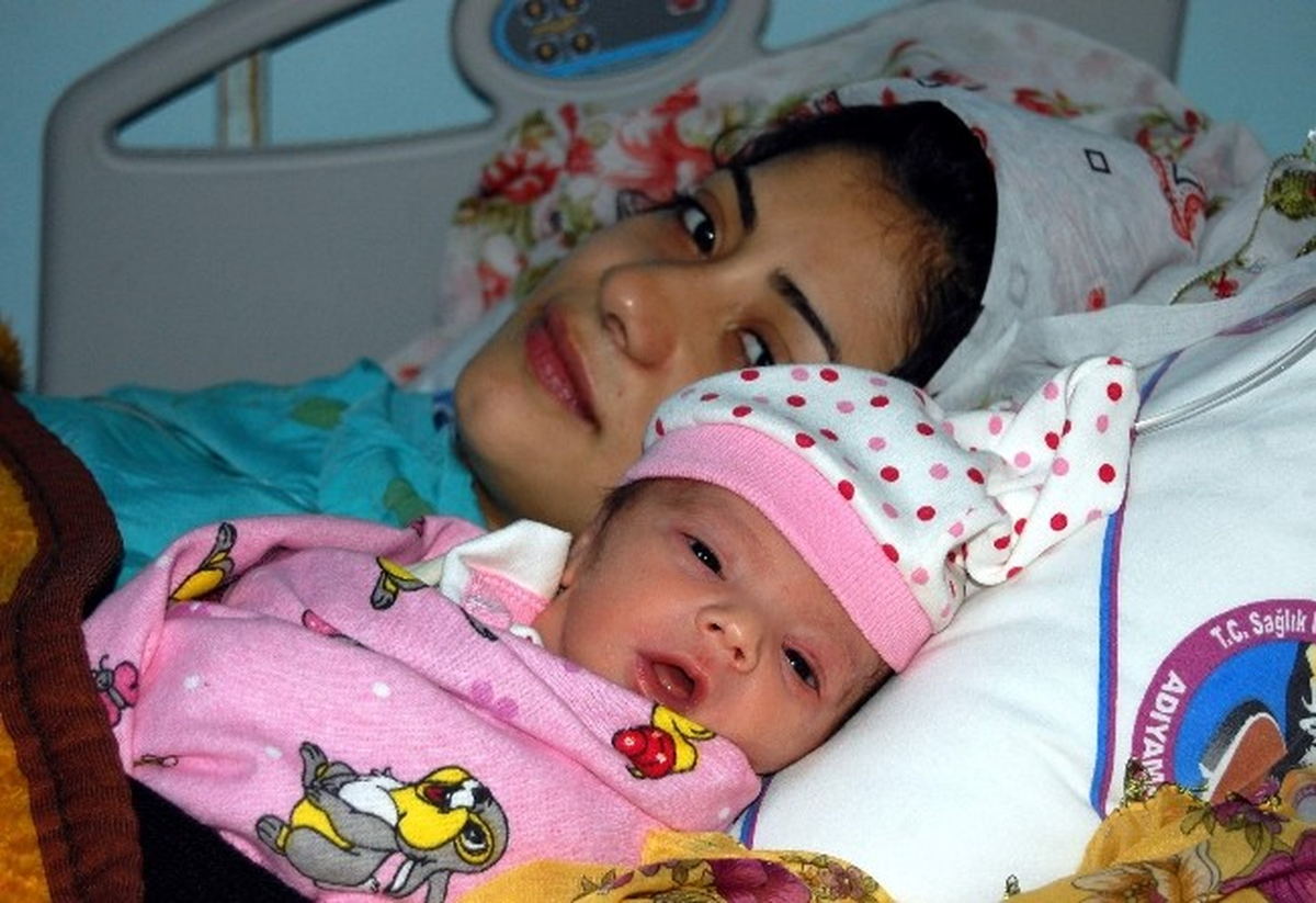 Adıyaman'da Yeni Yıl Bebeği ' Damla' Bebek Oldu