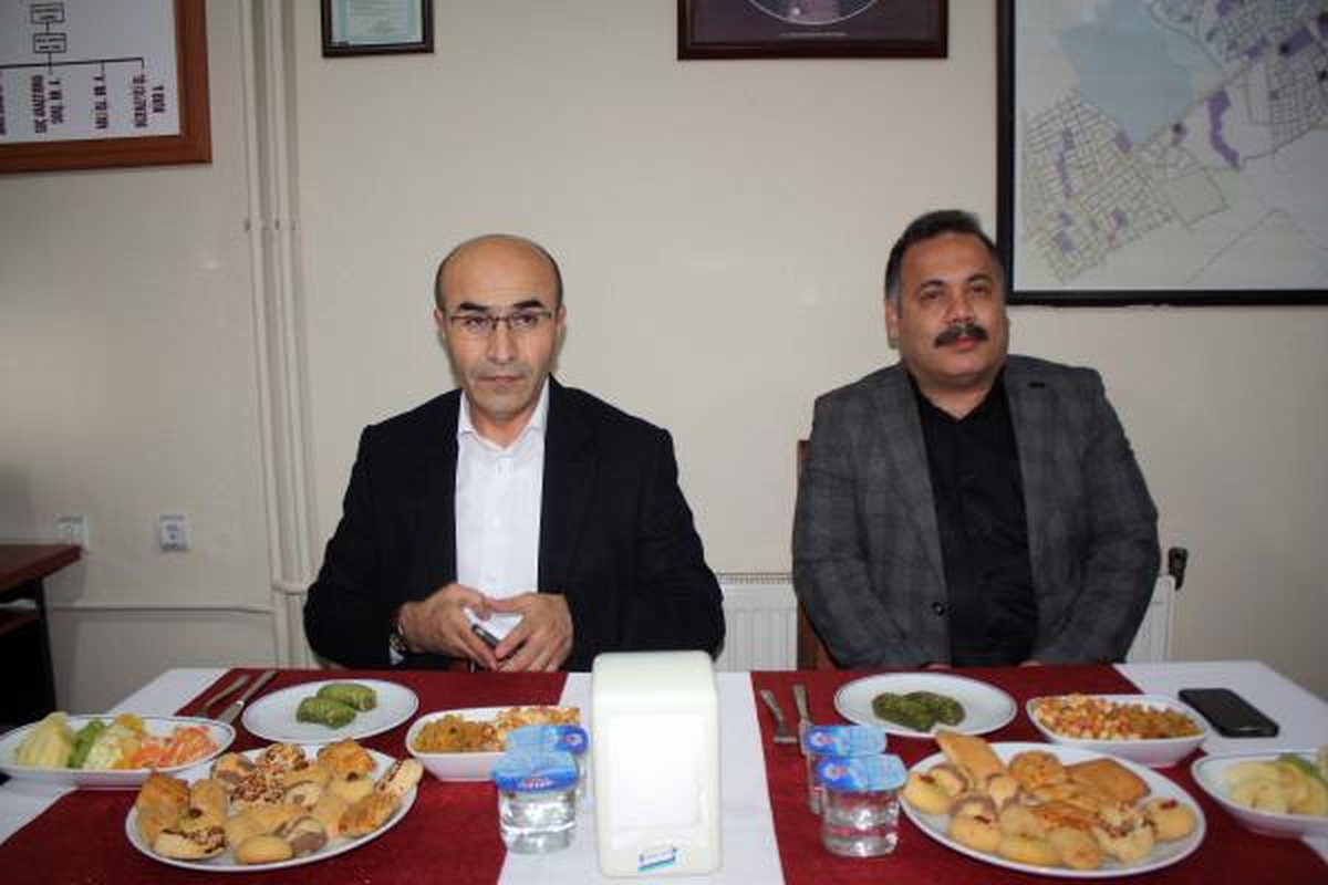 Adıyaman Valisi Demirtaş 2014\'e Polis Merkezinde Girdi