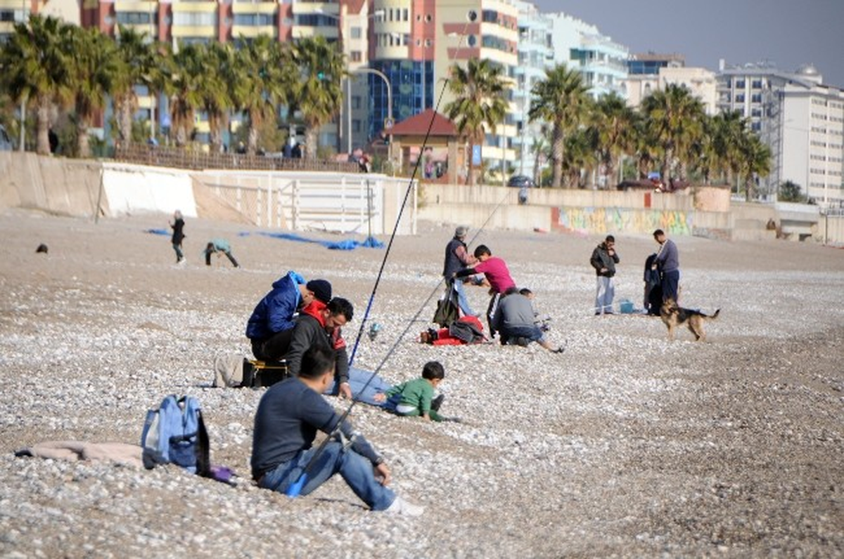 Antalya 2014\'e Güneşli Başladı