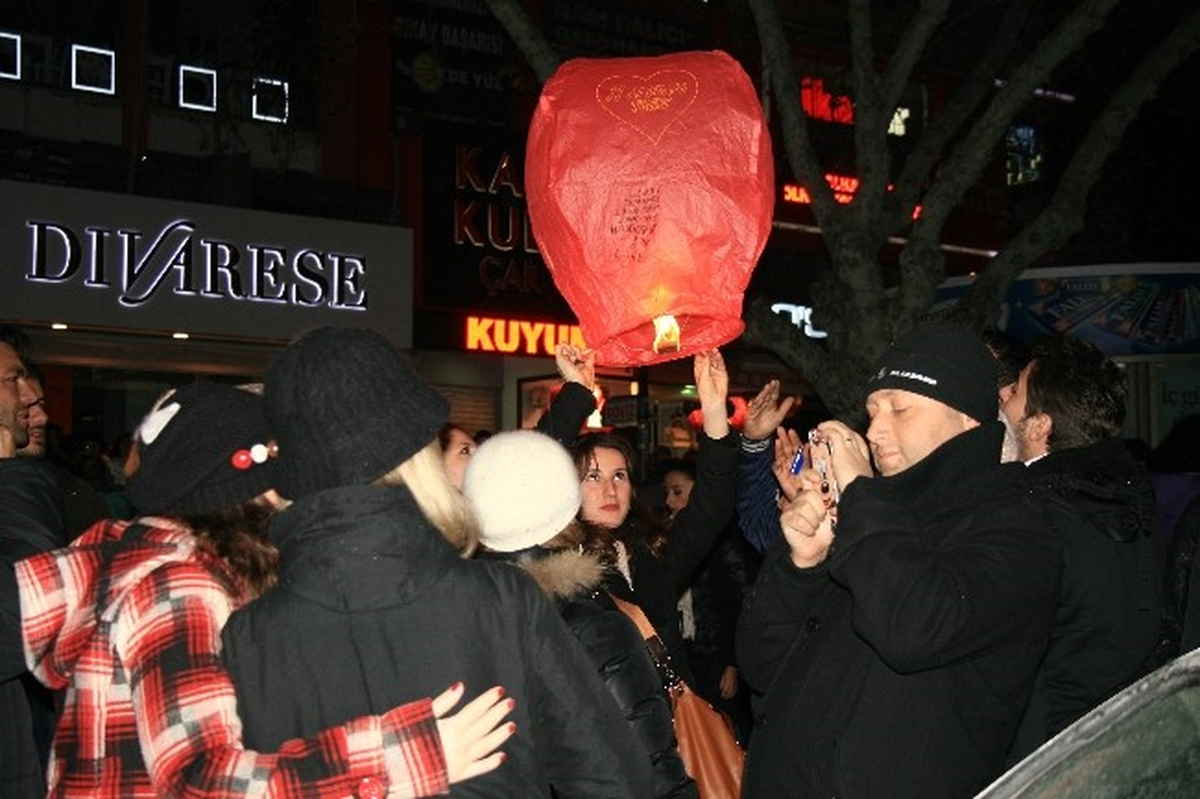 Bağdat Caddesi\'nde Fenerli Kutlama