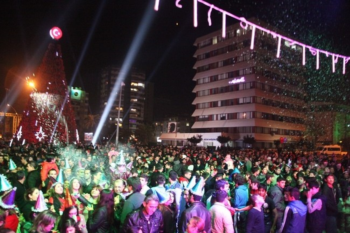 Binlerce Adanalı Yeni Yıla Birlikte Girdi