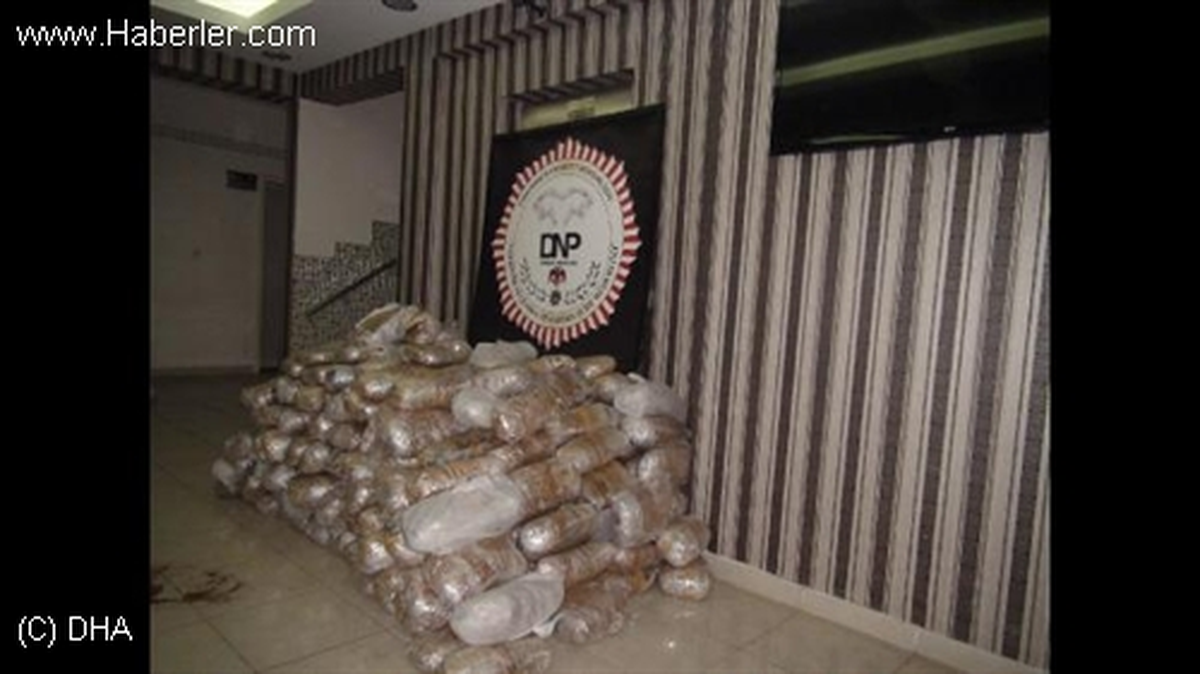 Diyarbakır\'da Polis 330 Kilo Esrar Ele Geçirdi