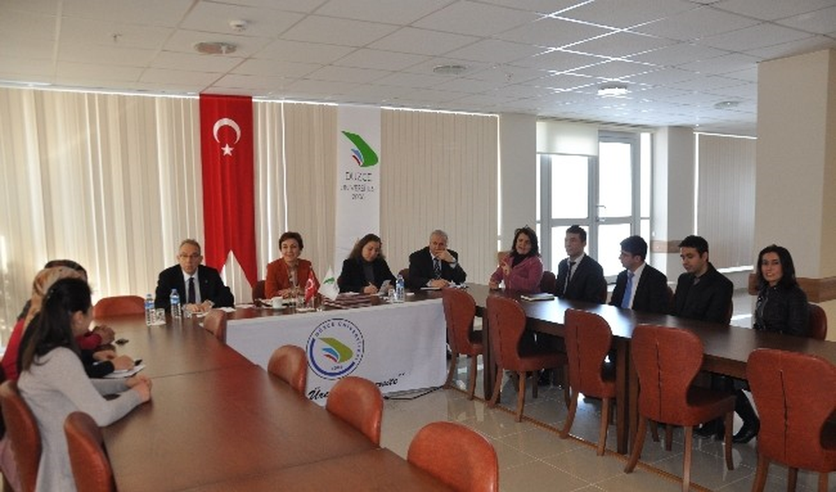 Dü Yönetimi Porsonelle Bir Araya Geldi