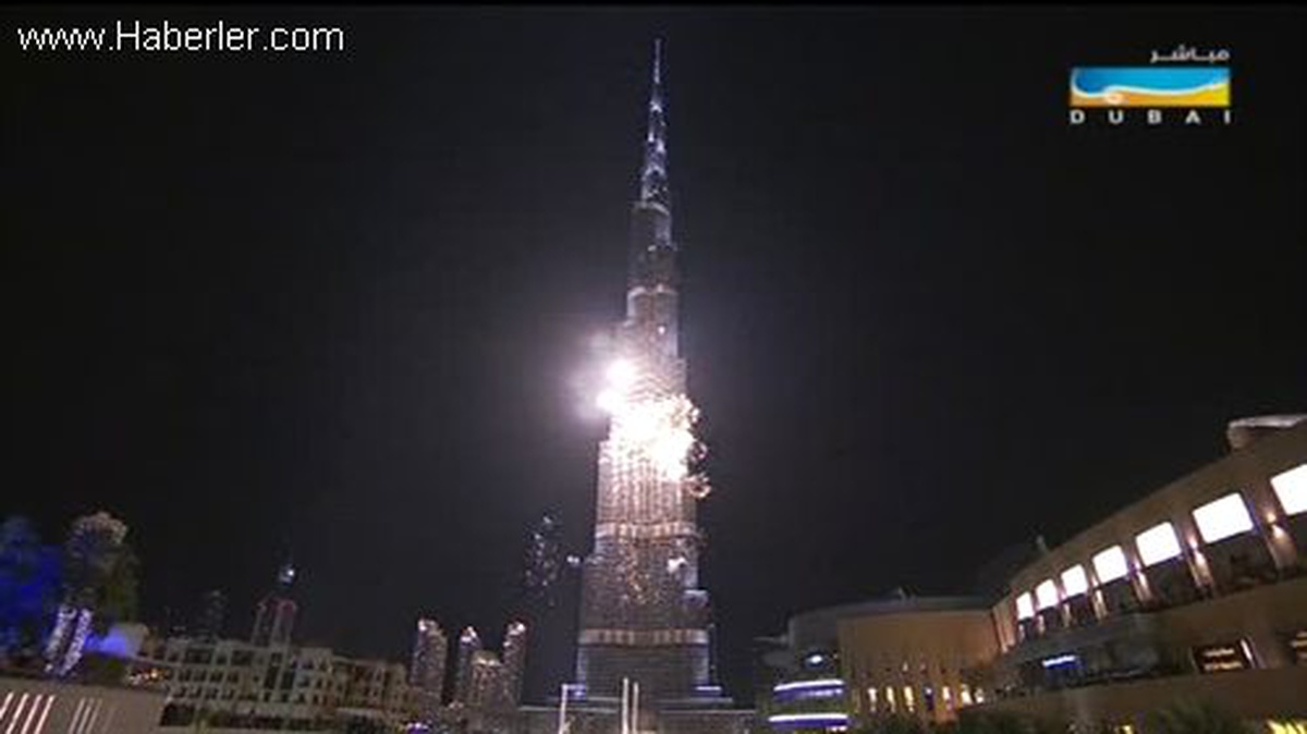 Dünya Dubai\'nin Havai Fişek Rekorunu İzledi