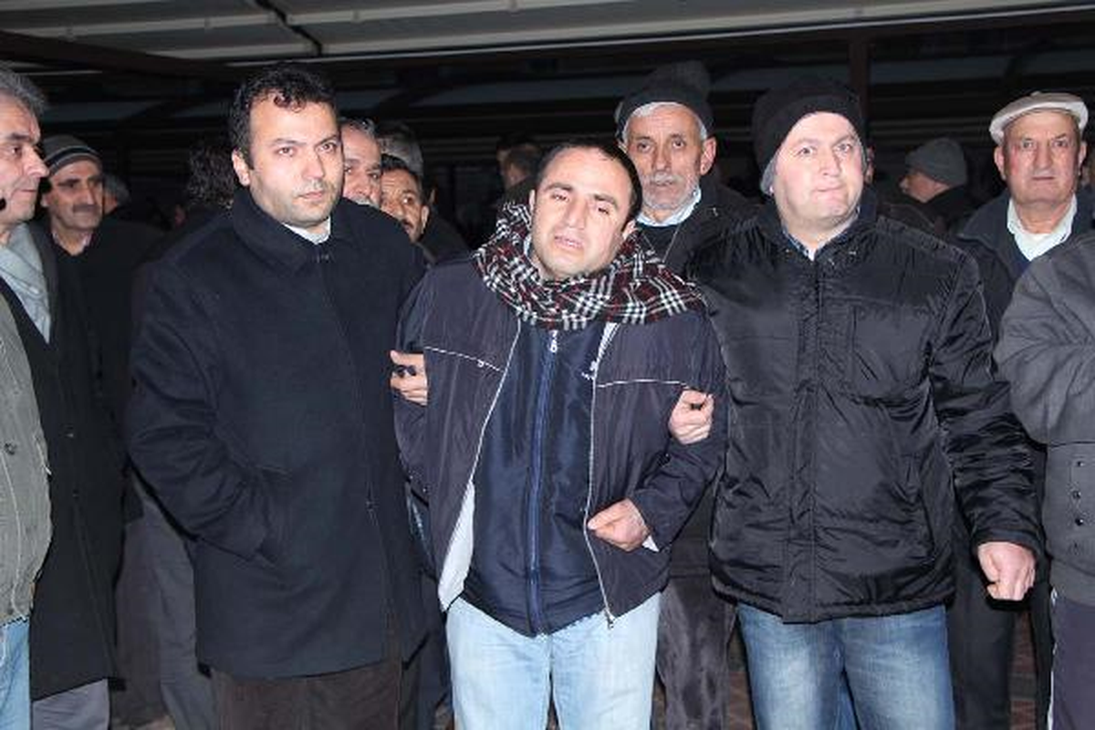 Ek /// Ataköy\'de Yılbaşı Gecesi Yangın Faciası: 3 Ölü