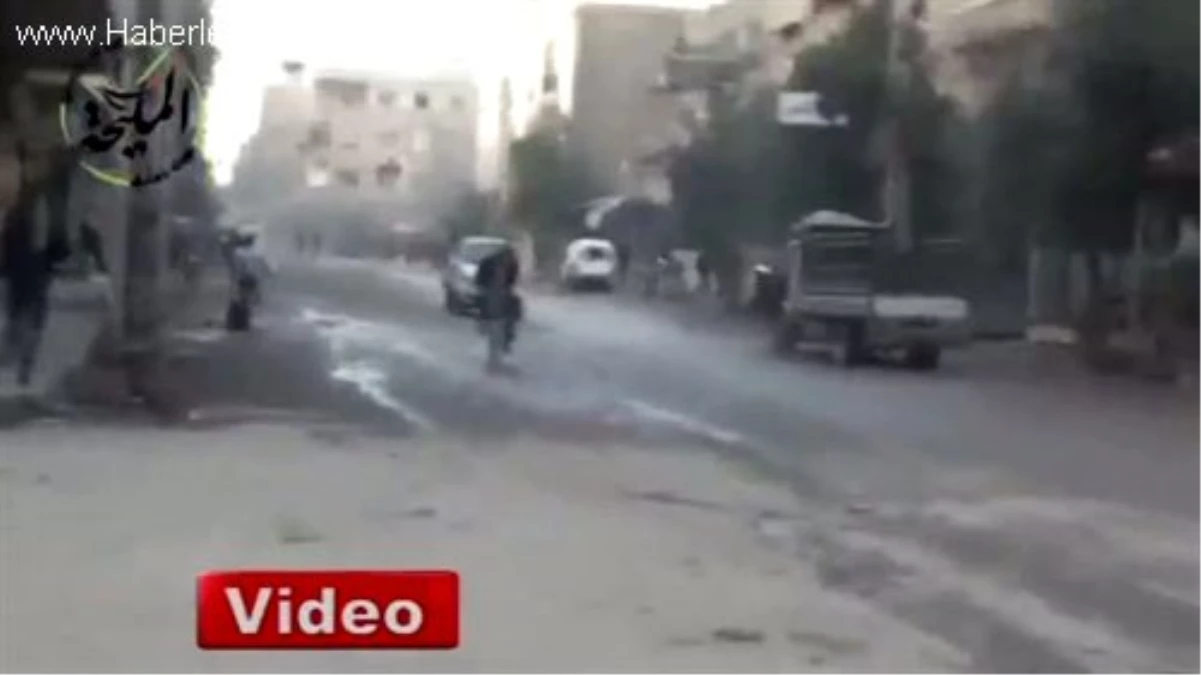 Esad Güçleri Şam\'da Pazar Yerini Bombaladı