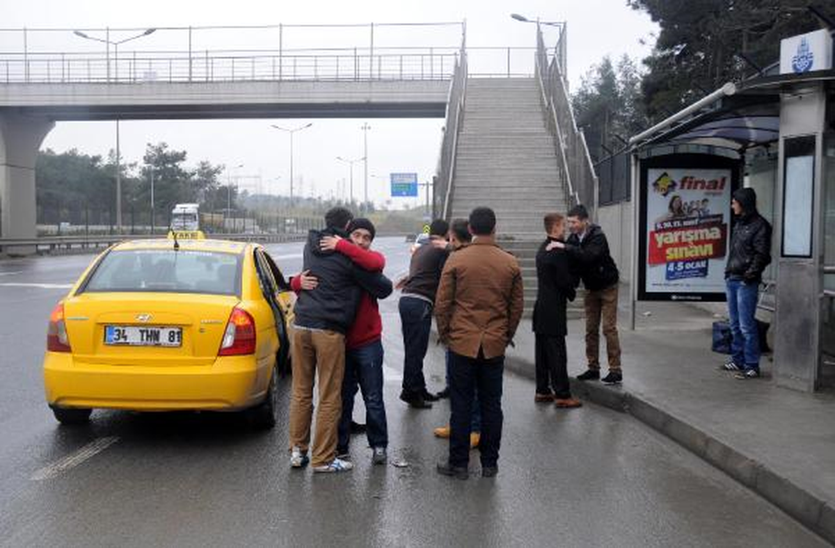Hasdal Kışlası\'nda Erken Terhis Sevinci