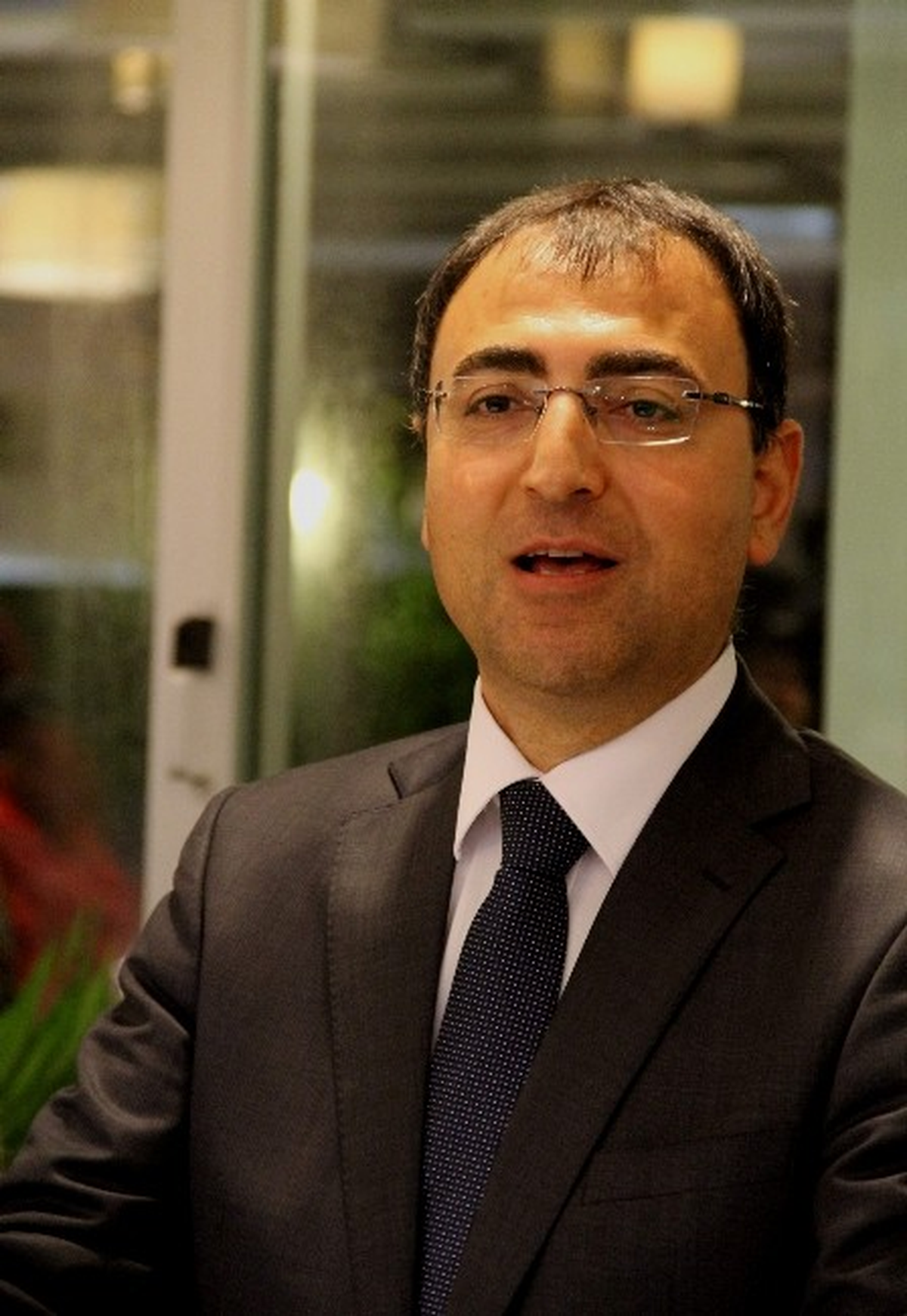 İzmir Valisi Toprak\'tan Huzurevi Sakinlerine Yılbaşı Kutlaması