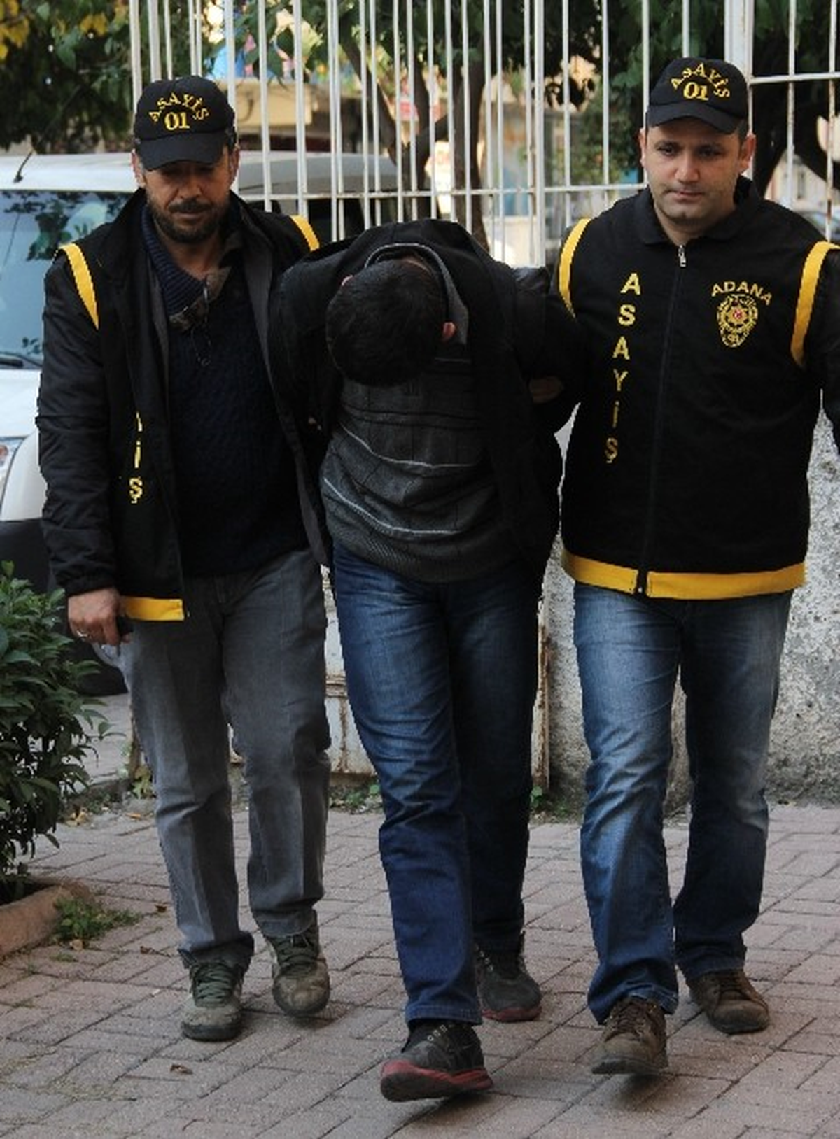 Kapkaççı Polisten Kaçamadı