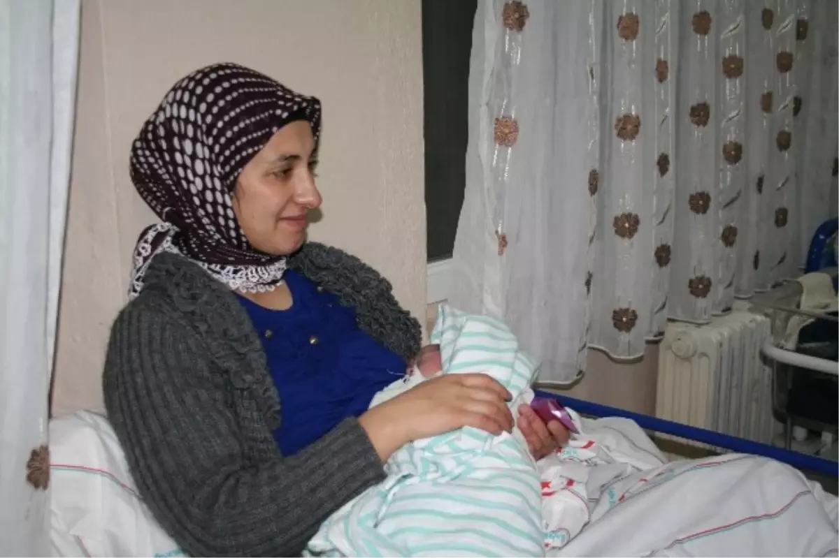 Kars'ta Yeni Yılın İlk Bebekleri