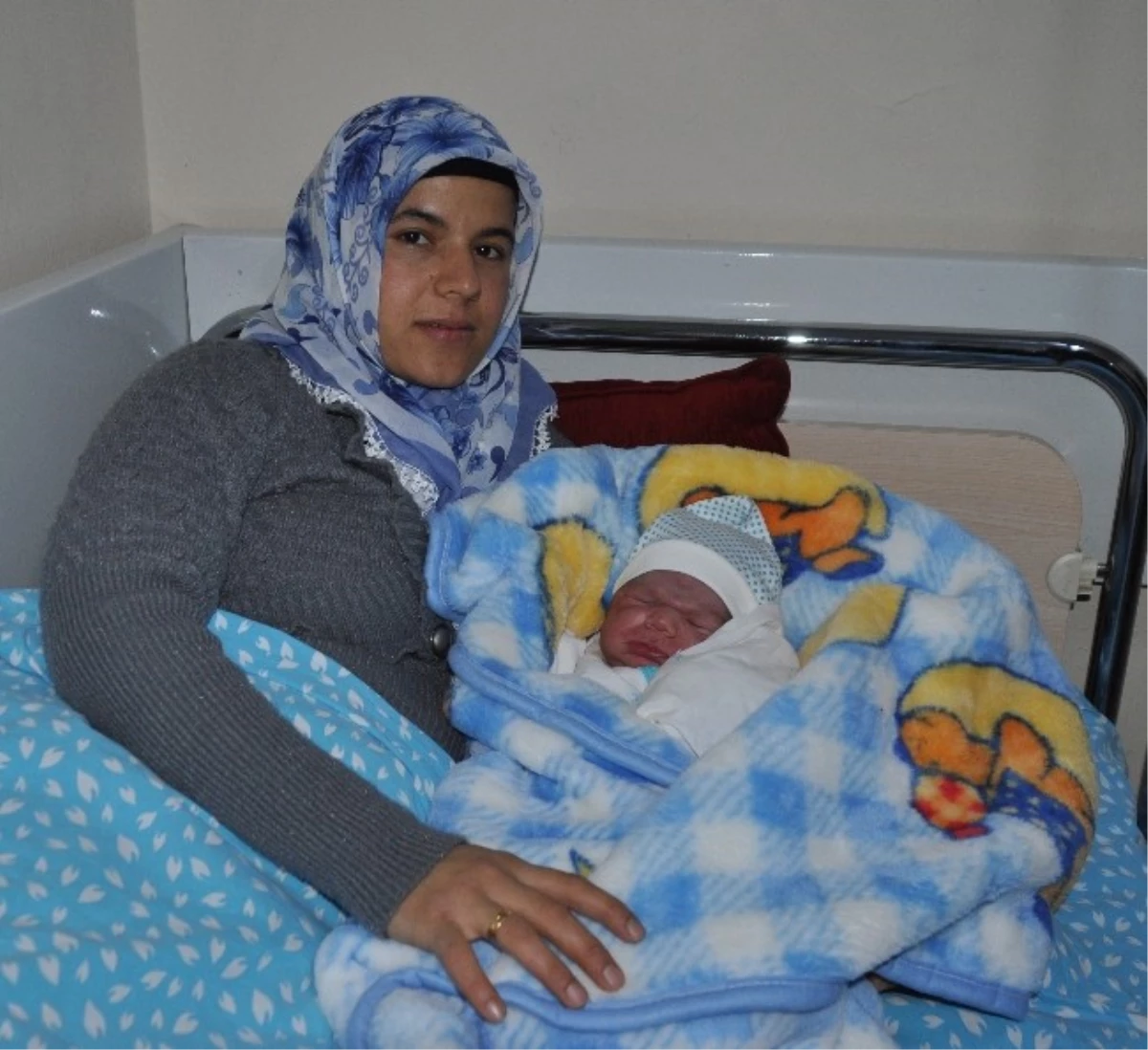 Malatya\'da Yeni Yılın İlk Bebeği Enes Oldu