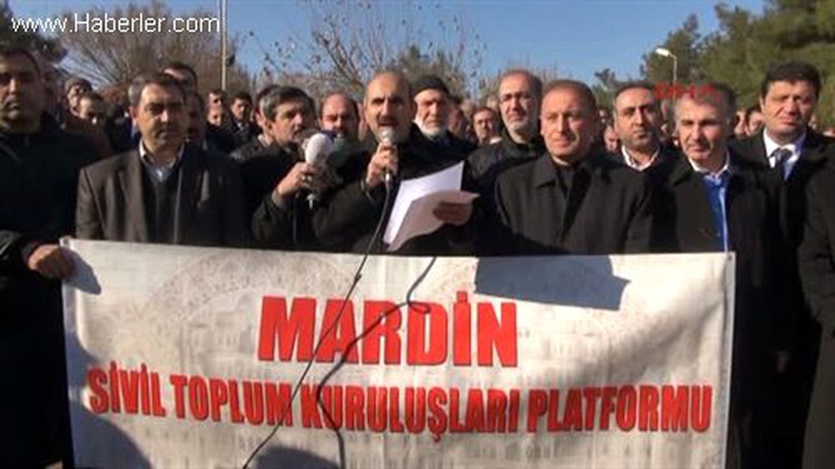 Mardin\'de Stk\'lar Bedduaya Karşı Dua Okuyup 17 Aralık Operasyonuna Tepki Gösterdi