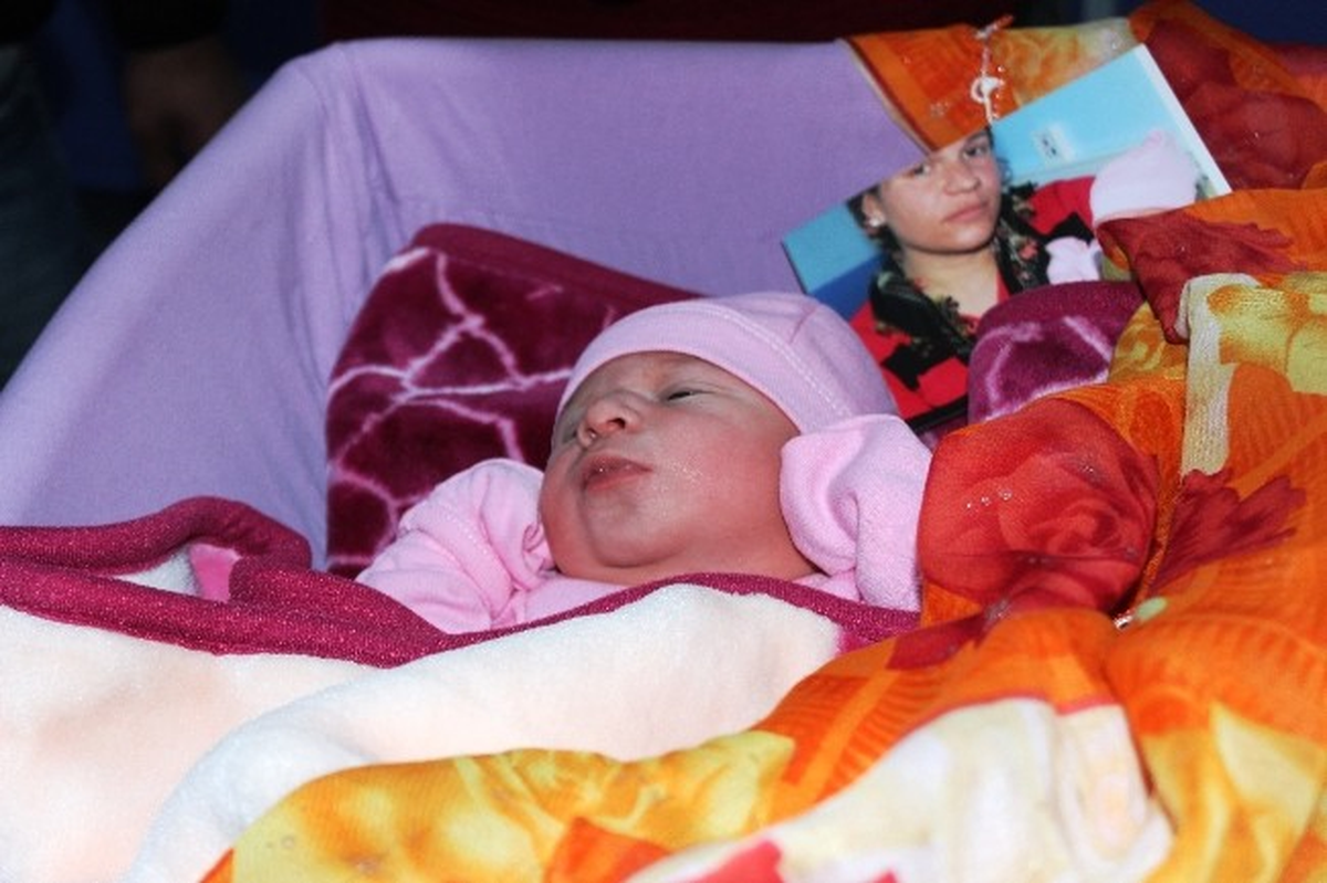 Mardin\'de Yeni Yılın İlk Bebeği "Azra Nur" Oldu