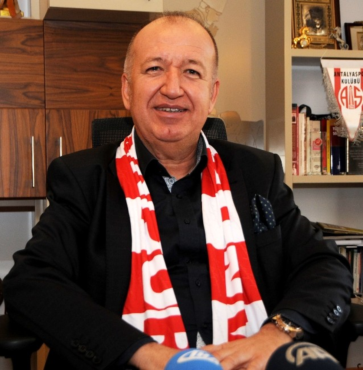 Antalyaspor Cenk Ahmet\'i Renklerine Bağladı