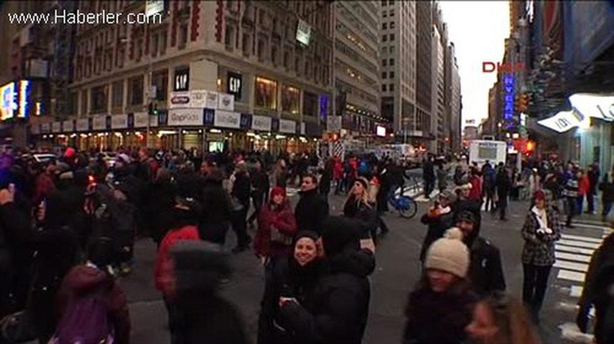New York Yeni Yılı Karşılamaya Hazırlanıyor