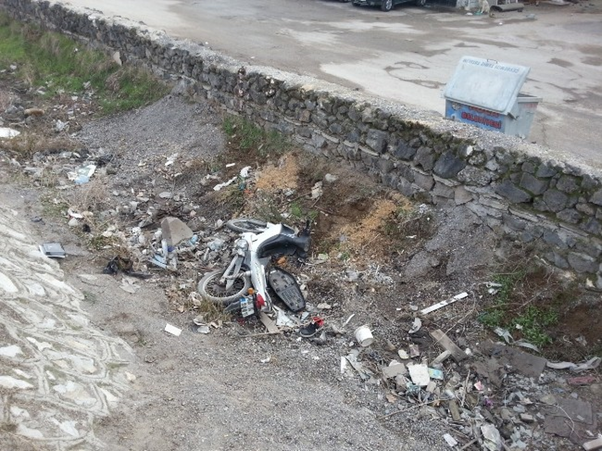 Otomobil Motosikletle Çarpıştı: 2 Yaralı