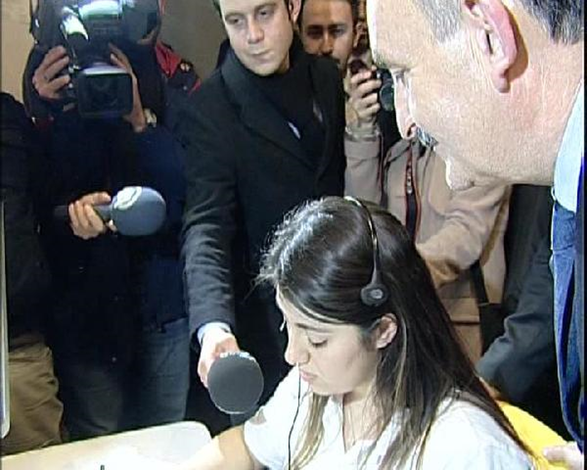 Sağlık Bakanı Müezzinoğlu 112 Acil Komuta Merkezi\'ni Ziyaret Etti