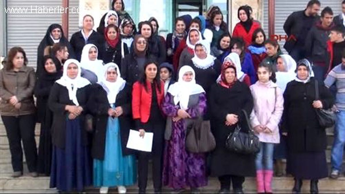 Şırnak\'ta Kadınlar Mevlit Okutup Başbakan\'a Destek Verdi