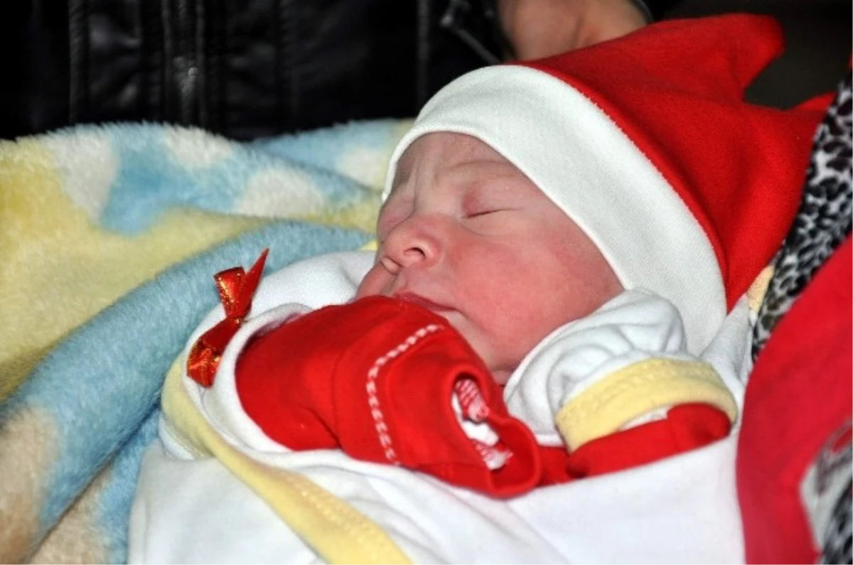 Sivas\'ta Yeni Yılın İlk Bebeği \'Didem Ecrin\' Oldu