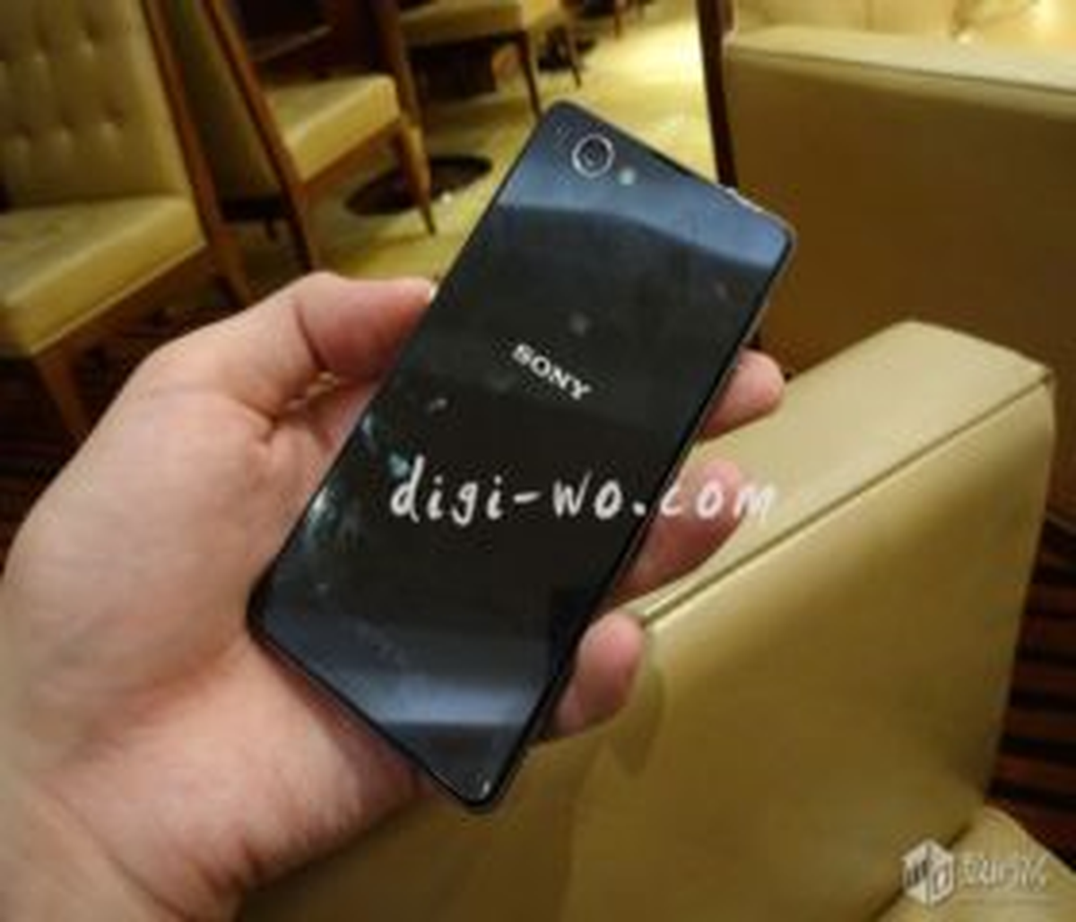 Sony Xperia Z1 Mini\'nin Yeni Görüntüleri Çıktı