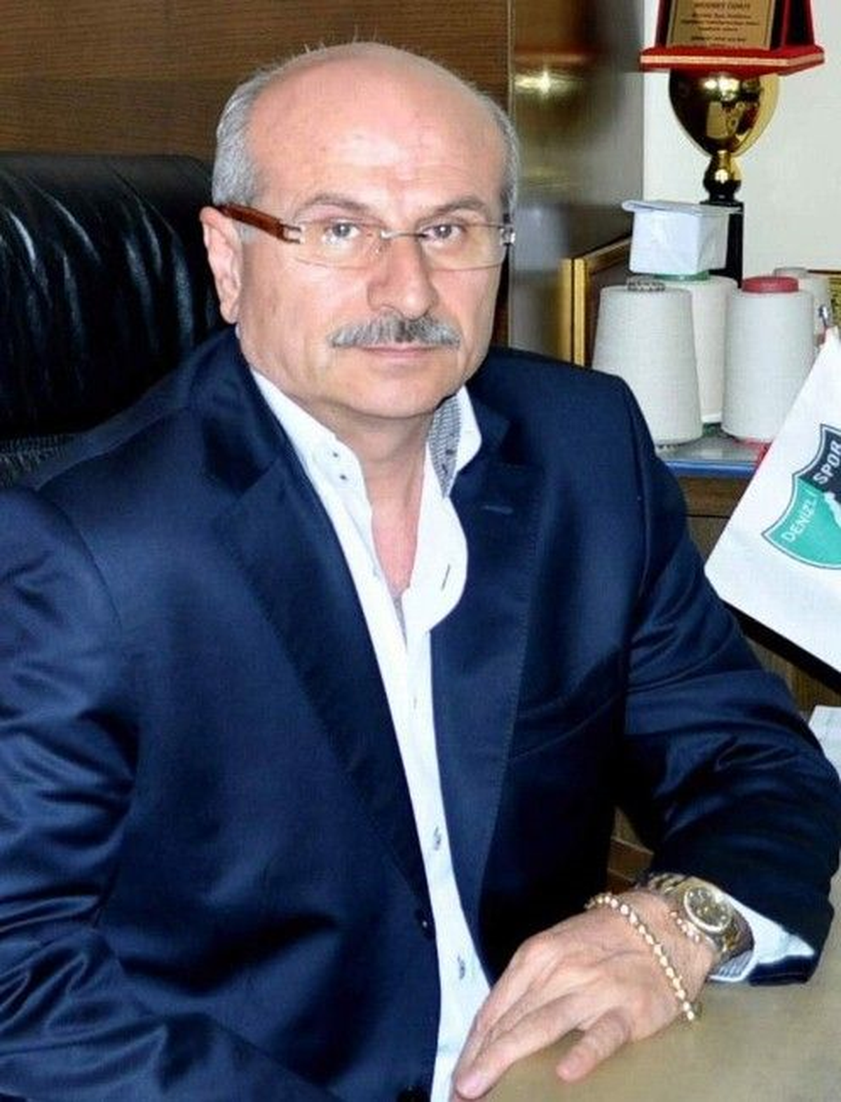 Tekden Denizlispor\'da Borç Problemi