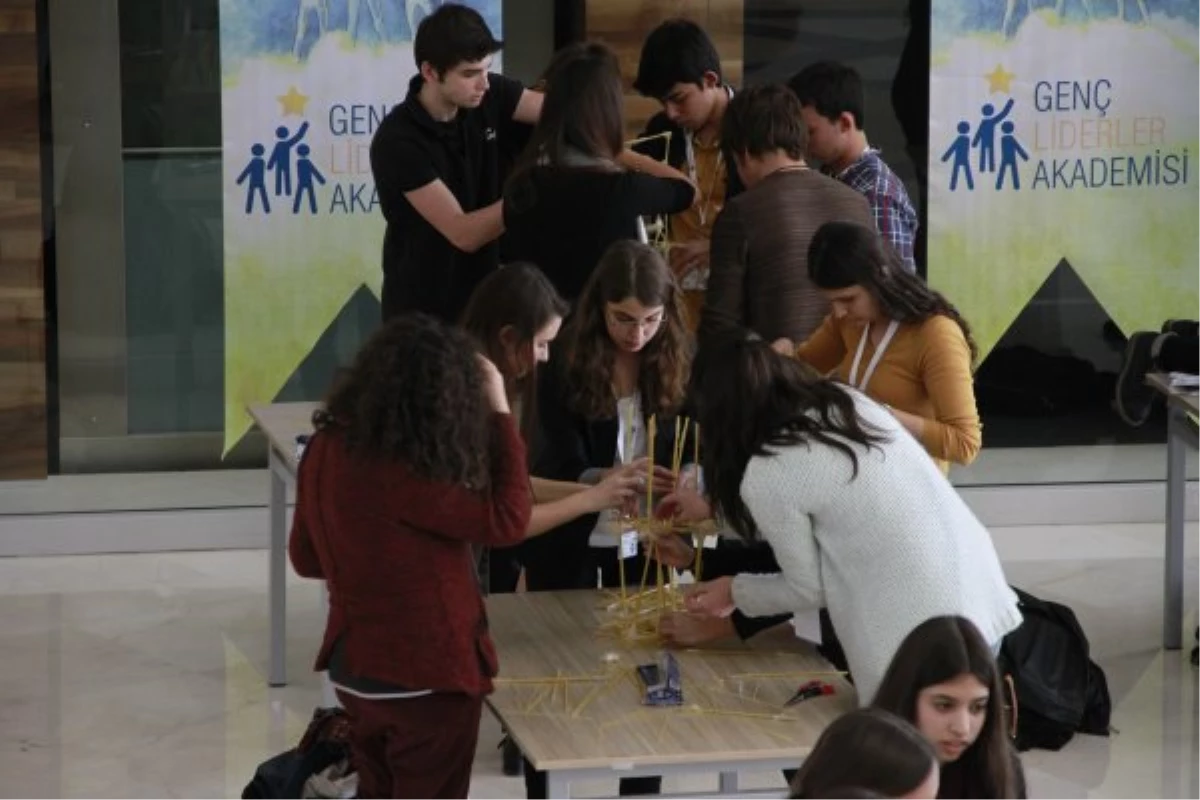 Antalya Üniversitesi Gençleri Silikon Vadisi\'ne Götürüyor