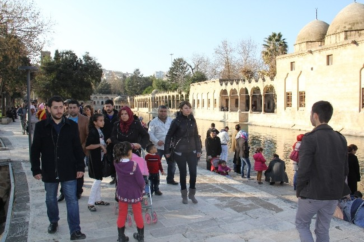 Vatandaşlar Yeni Yılın İlk Gününde Balıklıgöl\'e Akın Etti
