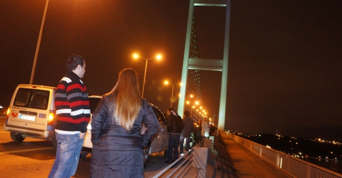 Yeni Yıla Boğaz Köprüsü Üzerinde Girdiler